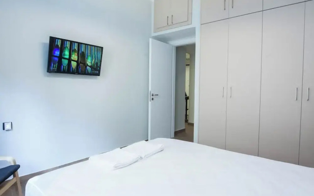 Fresh Modern 1 Bd Apt in Vibrant Patisia