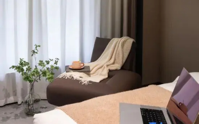Phoenix Mingyun International Hotel (Phoenix Ancient City Branch)