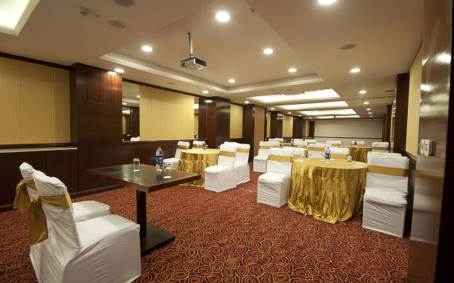 Golden Plaza Hotel
