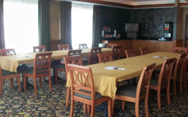 Best Western Plus Lincoln Inn & Suites