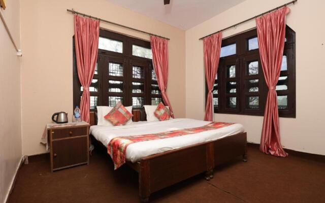 Hotel Adhya Inn