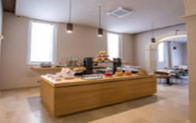 Charme Simon Bolivar