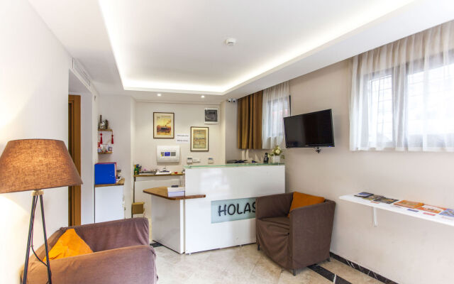 Holas Apartments