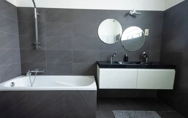 Chambres Cosy dans Une Grande maison