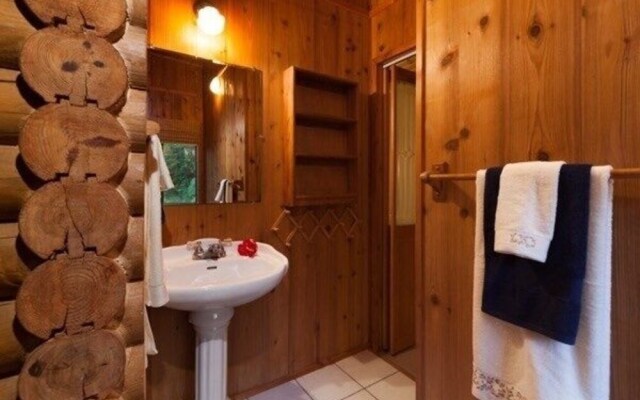 The Panda House 3 Bedroom Cabin