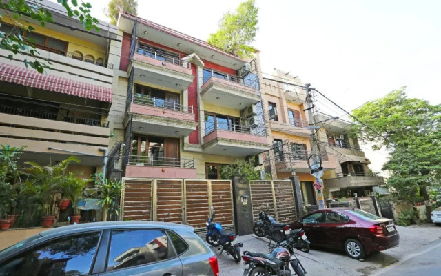 OYO 14789 Kempinski Wide