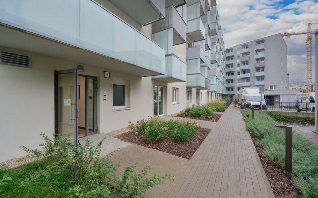 Blue Sky Apartment by Renters