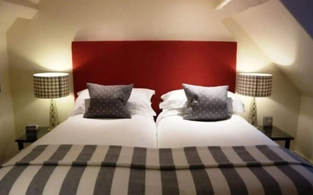Hare And Hounds Hotel