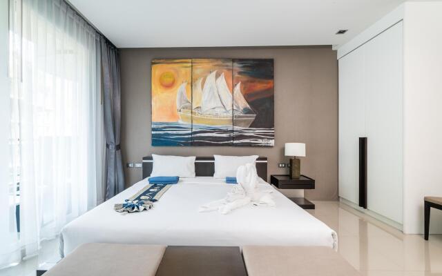 ET618 - Convenient apartment in Patong, pool  and parking