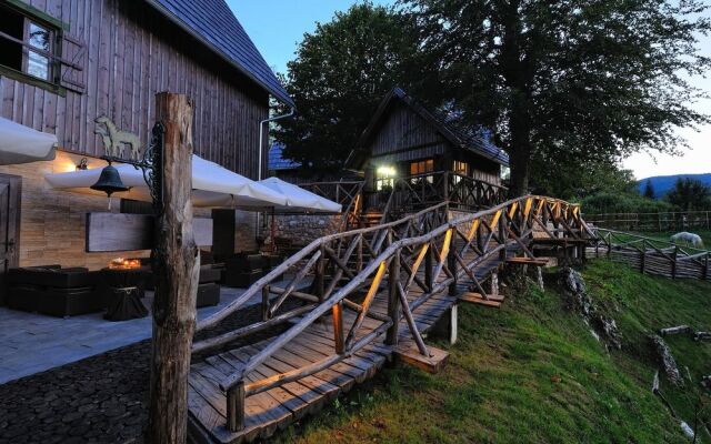 Ethno Houses Plitvica Selo