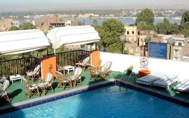 Emilio Hotel Luxor