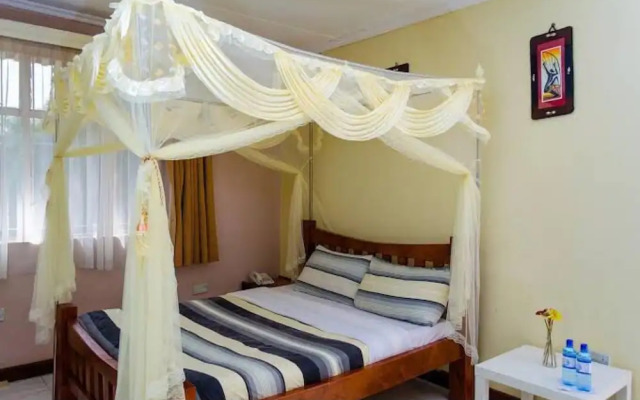 Royale Karen Hotel