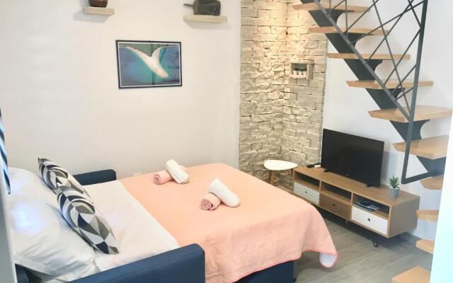 Paradise Stone Apartments