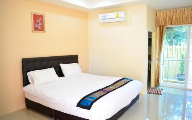 Phrom Phring Place Service Apartment