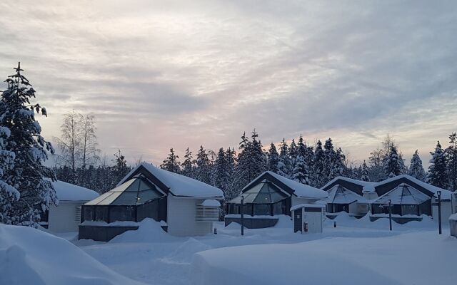 Santa's Igloos Arctic Circle