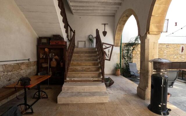 Le Mat Hostel