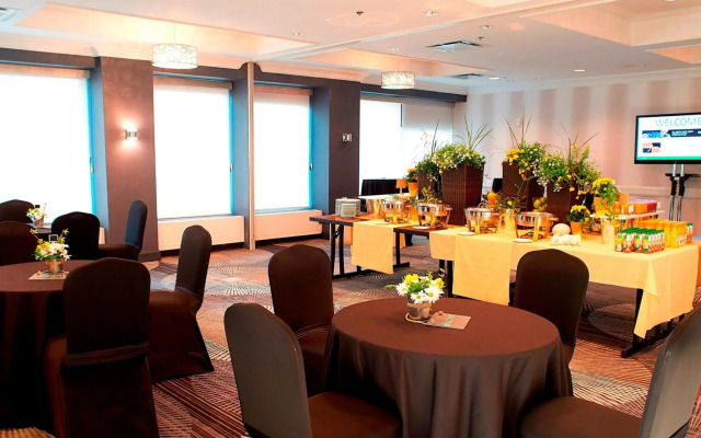 Courtyard by Marriott Downtown Toronto