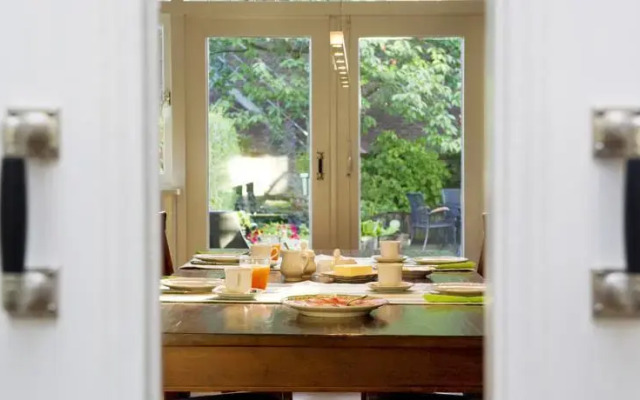 Bed & Breakfast Heyendaal 43