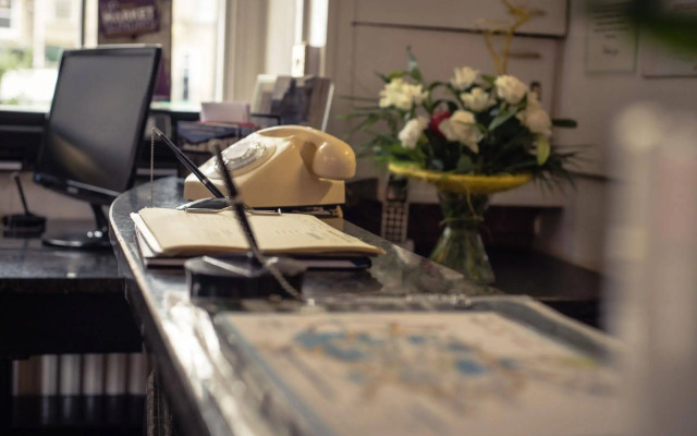 Huddersfield Central Lodge Hotel