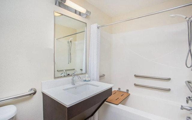 Candlewood Suites Bowling Green by IHG