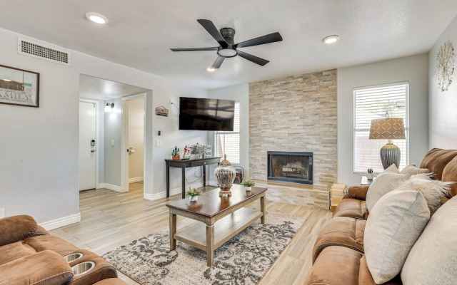 Glendale Gem: Outdoor Pool Table & Kitchen!