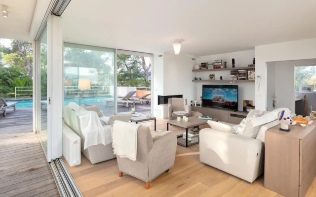 Ferran in Llafranc With 4 Bedrooms and 2 Bathrooms