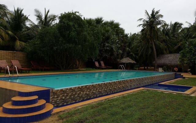 Roshanne Beach Resort