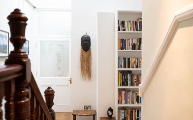 The Suite, 82 Cathedral, Private Parking