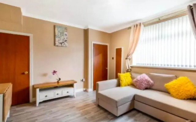 City Home 2bed Wi-fi Garage Parking Free Snacks