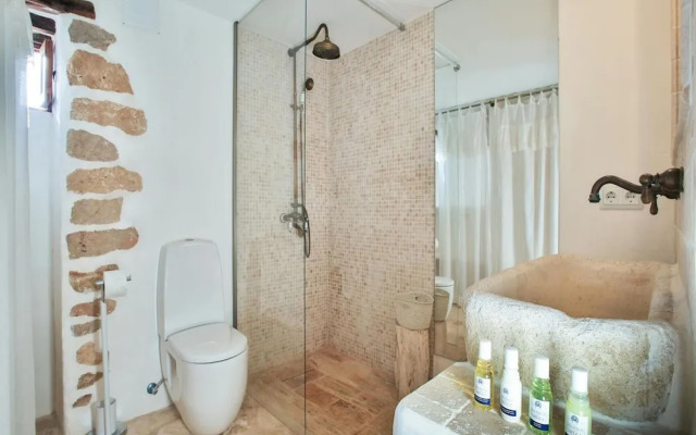 Cozy Holiday Home With Outdoor Cinema