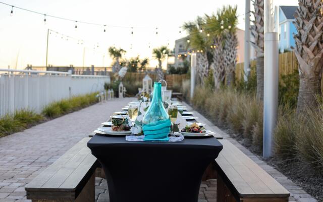 Holiday Inn Resort Oceanfront at Surfside Beach by IHG