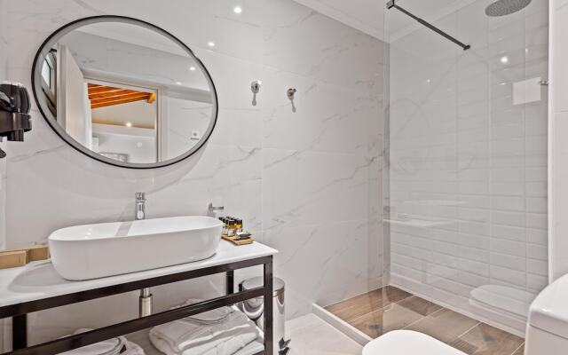 Comissa Luxury Suites
