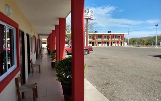 Hotel El Descanso Inn