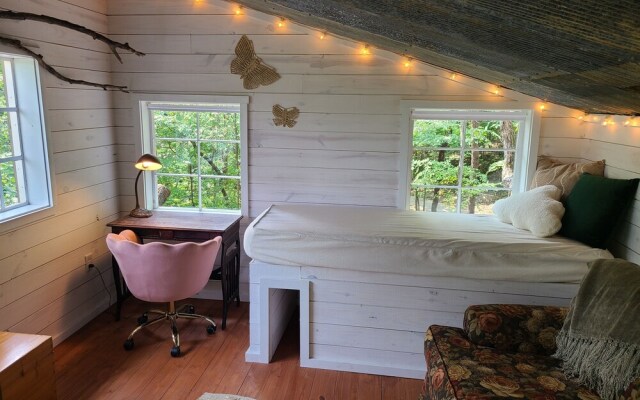 The Treetop Hideaways at Ruby Falls