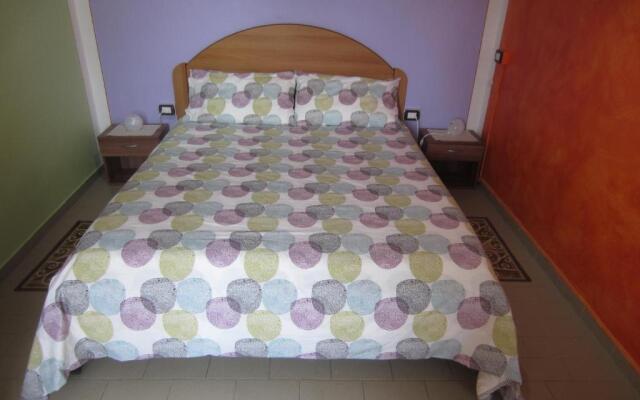 Vanni's House (Adults Only)