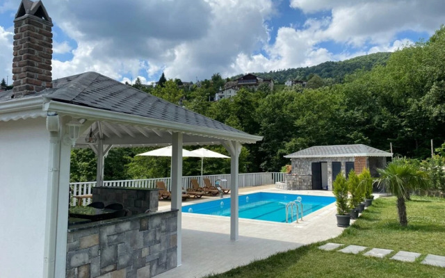 Stunning Villa in Peaceful Sapanca in Kartepe