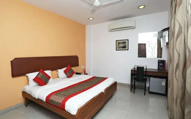 OYO 14777 White Tiger Villa