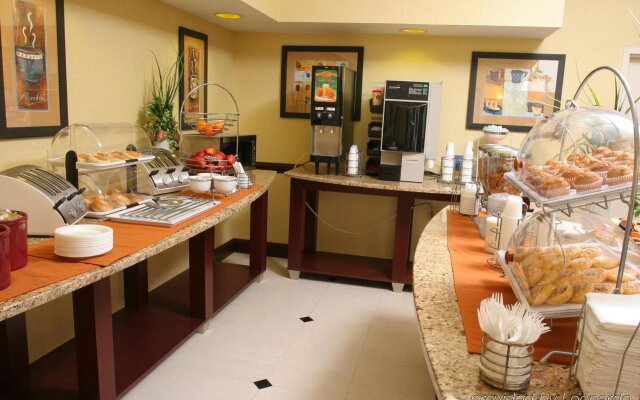 Holiday Inn Express & Suites Allentown West, an IHG Hotel