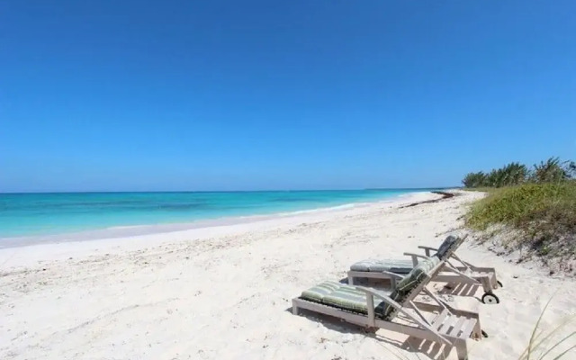 Secluded Paradise: Grand Estate With Kayaks And Snorkeling