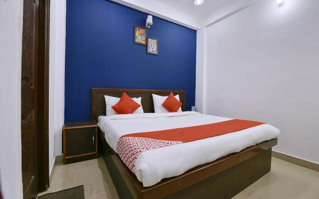OYO 9846 Royal Plaza