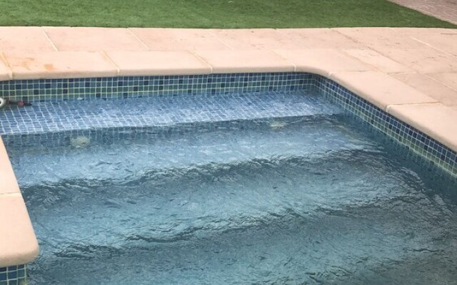 House With Large Private Pool Near the Beach