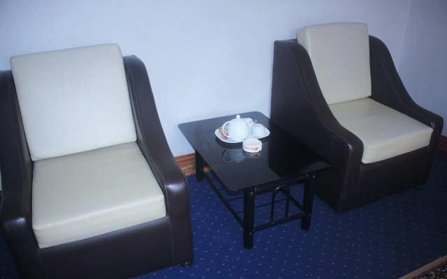 7 Makara Hotel