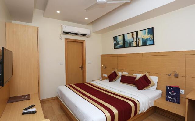 OYO Townhouse 5244 Galaxy Rooms