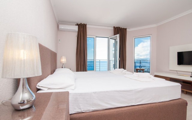 Open Sea Luxury Apartments