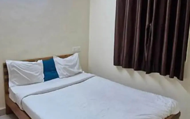 Fabhotel White House I
