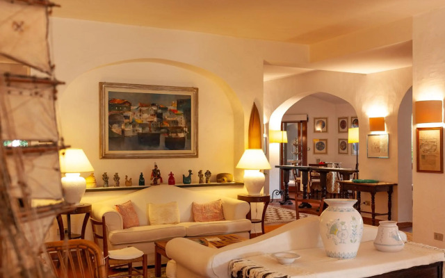 Nora Club Hotel