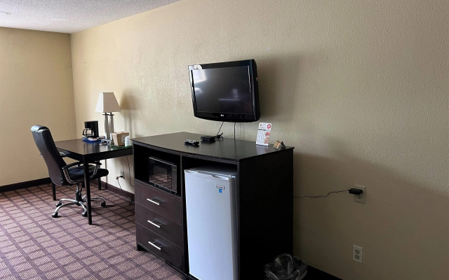 Super 8 by Wyndham Whitewater WI