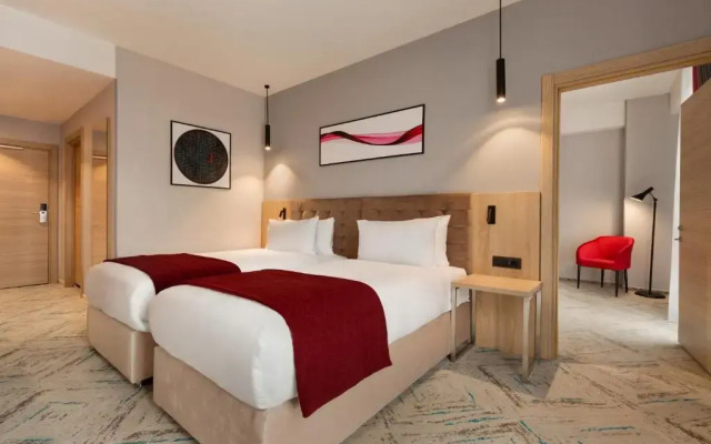 Ramada by Wyndham Targu JIU