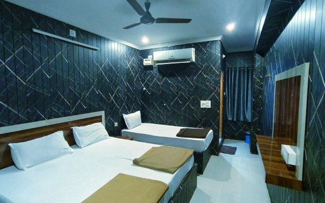 Hotel Govind Heights