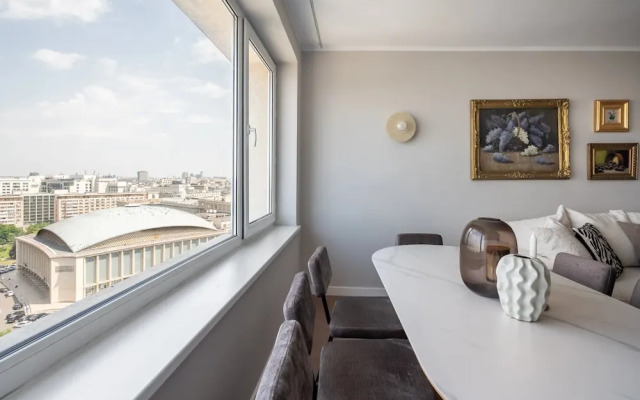 Views of all the Palaces 2BR Stunner